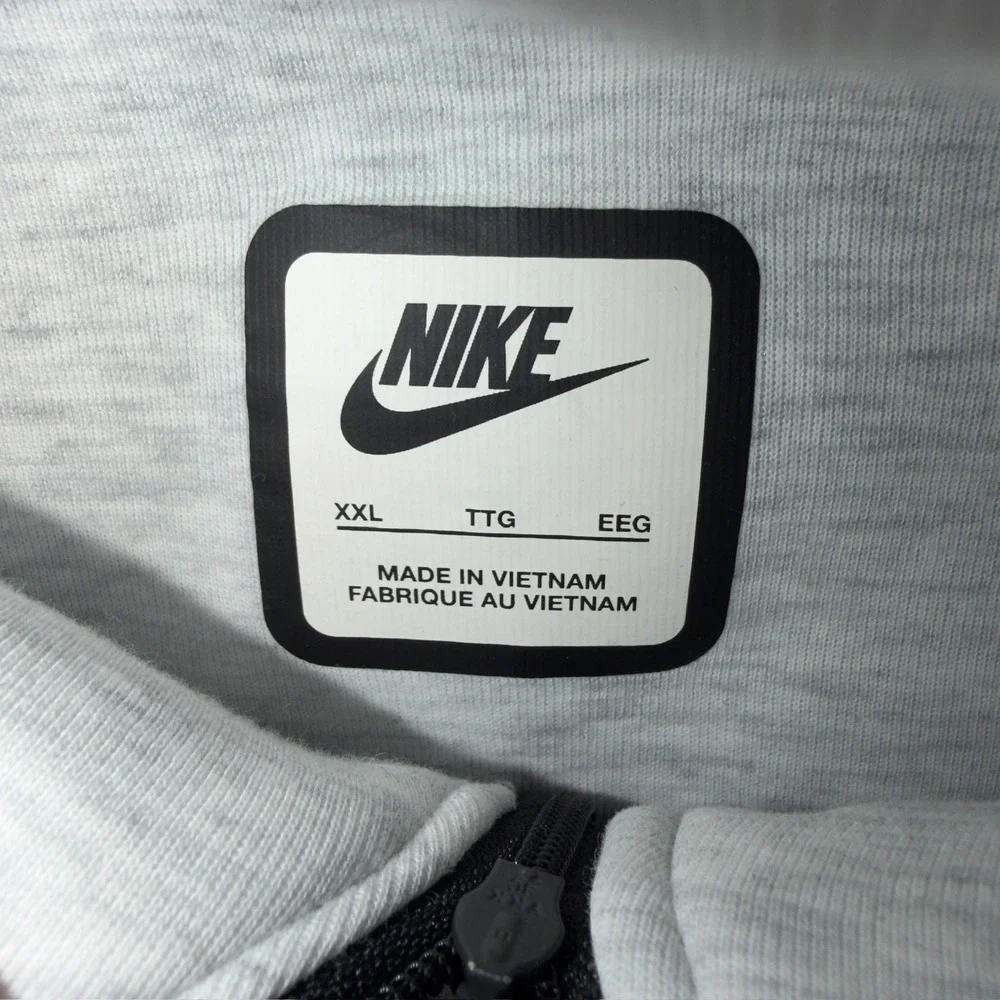 Nike sportswear tech